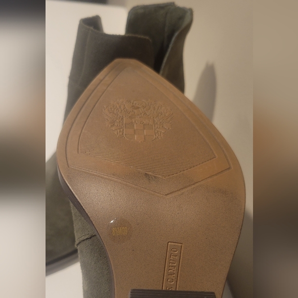 Vince Camuto Verona Booties - color=Kale, size=8.5M - Picture 3 of 6